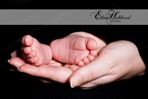 Rhett, Baby Boy, 2 Weeks, Feet, Mom's Hand, Newborn Photography, Elisa Hubbard Studios